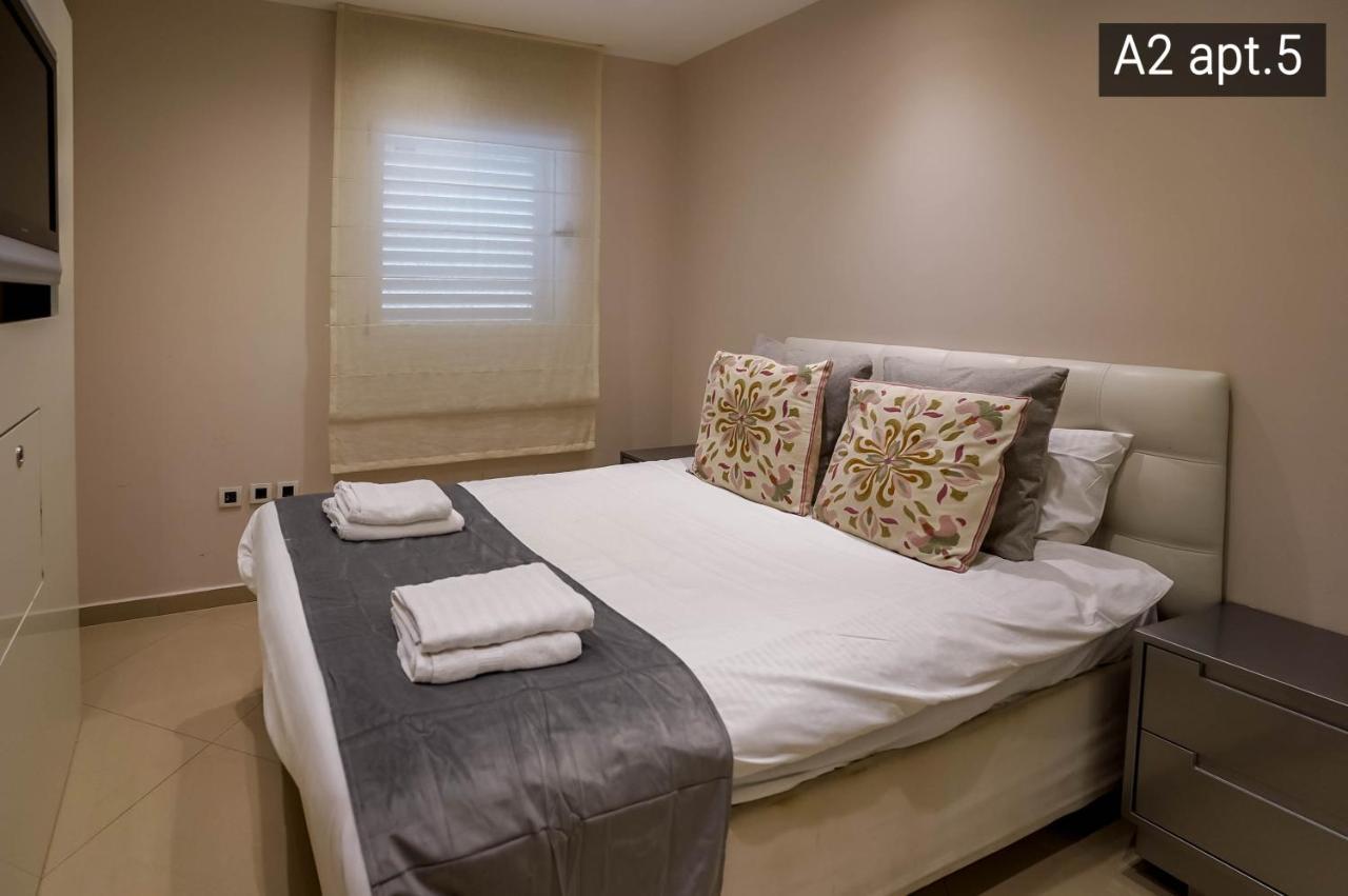 Palmore Apartment *