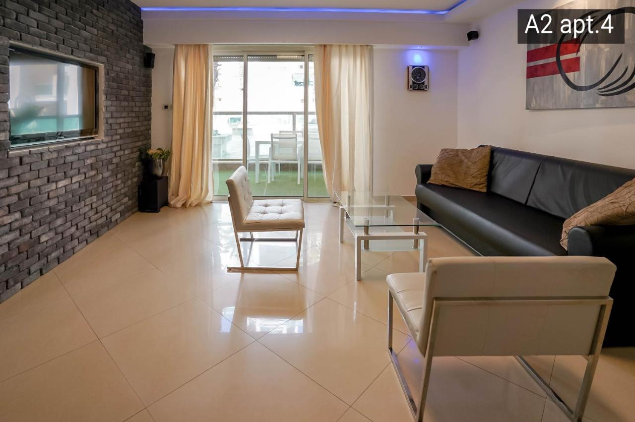 Palmore Apartment *