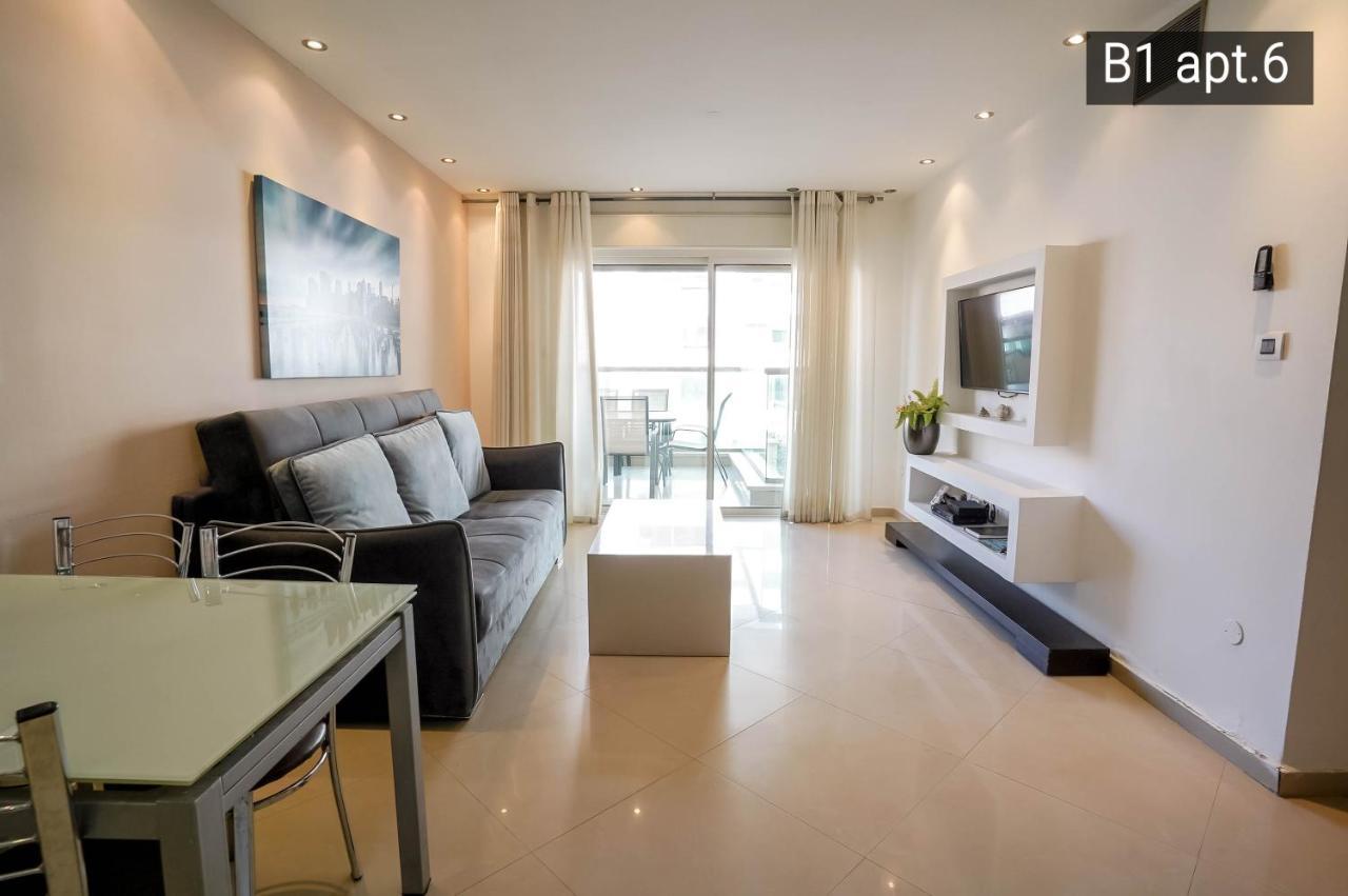 Palmore Apartment *